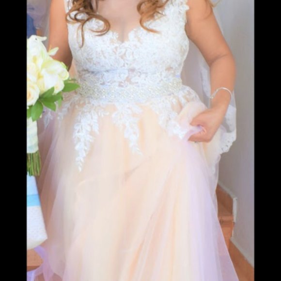 Wedding Dress - BLUSH Colour - Picture 2 of 3